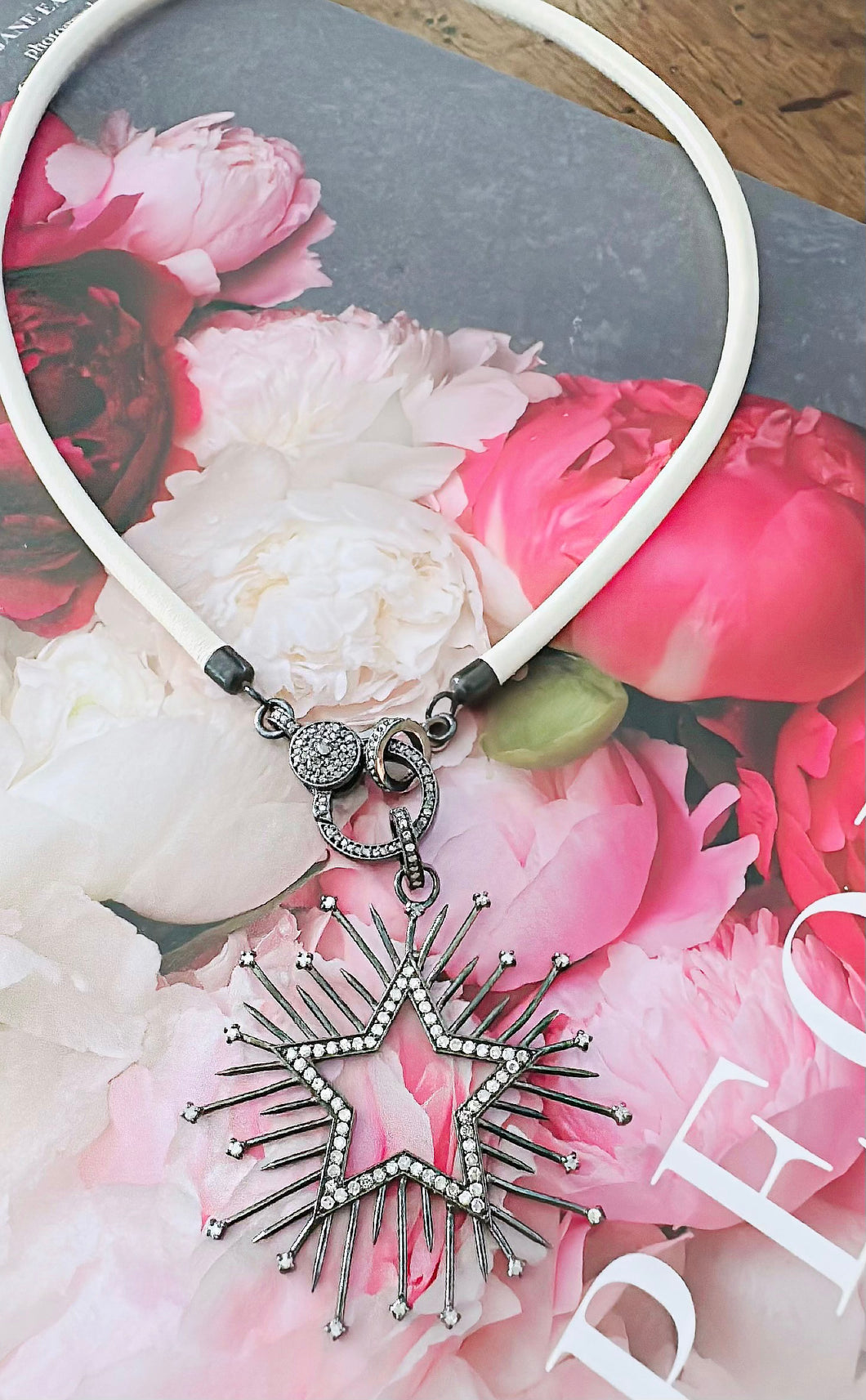 Stingray Choker with Pave Diamond Clasp