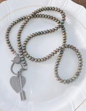Load image into Gallery viewer, Pave Diamond Arrow Pendant