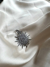 Load image into Gallery viewer, Pave Diamond Bright Star Pendant